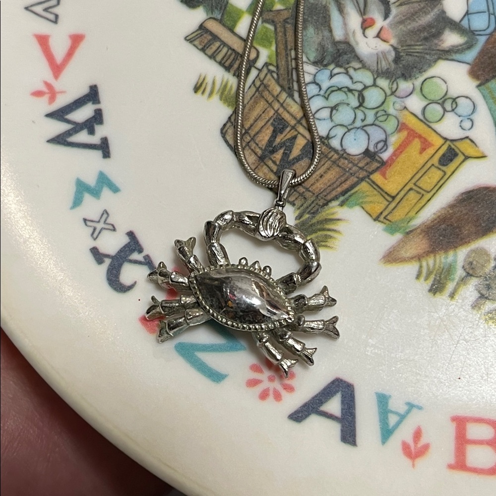 Vintage Silver Crab Pendant on snake chain - Classic Nautical 70s necklace